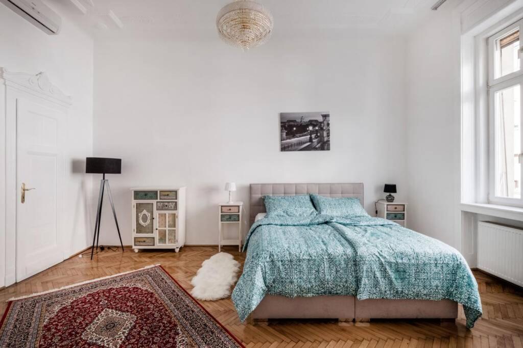 Oktober 6/8 Apartment Budapest Luaran gambar