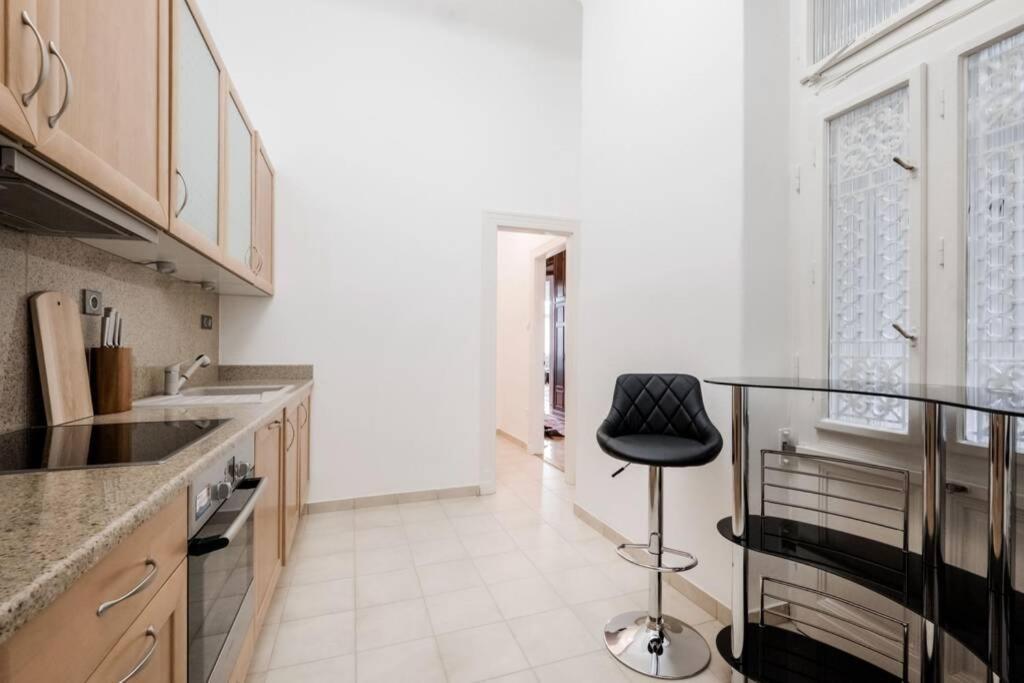 Oktober 6/8 Apartment Budapest Luaran gambar