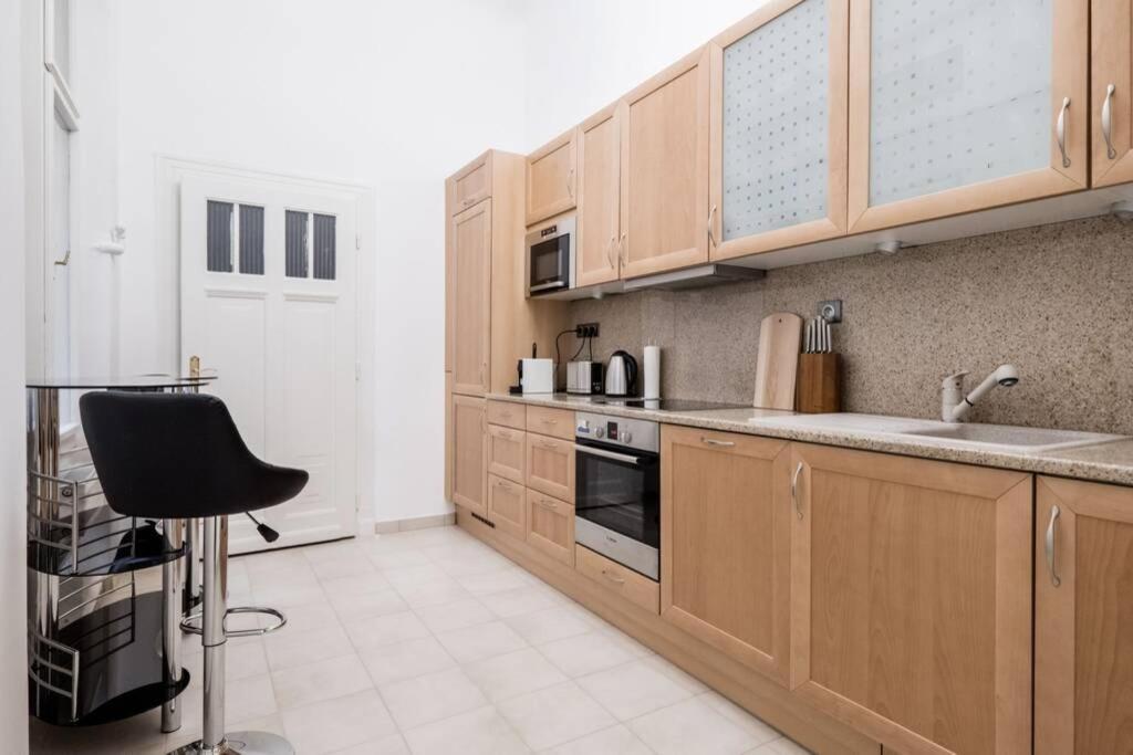 Oktober 6/8 Apartment Budapest Luaran gambar
